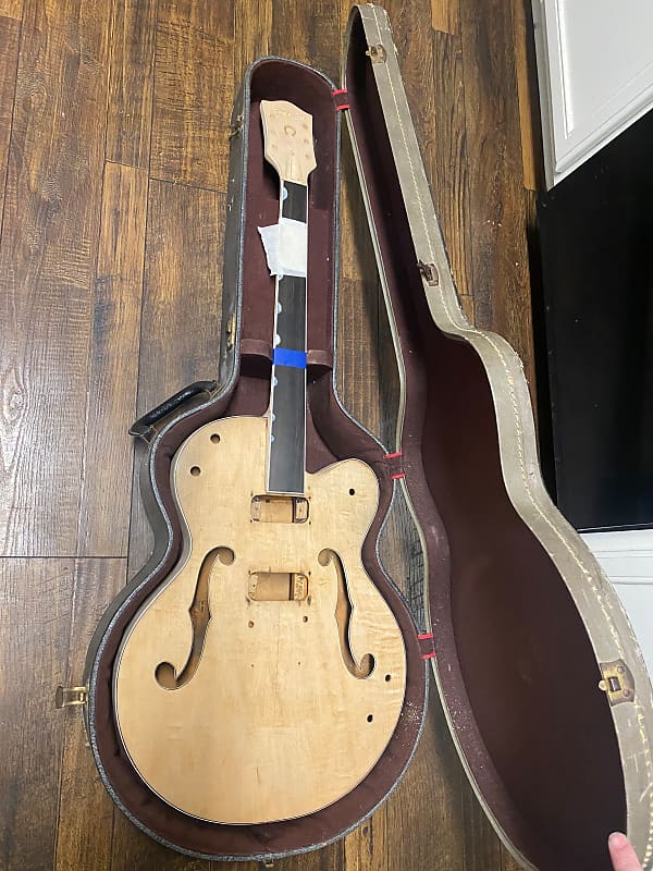 This guitar has zero playability to it, making it Non-Functioning.